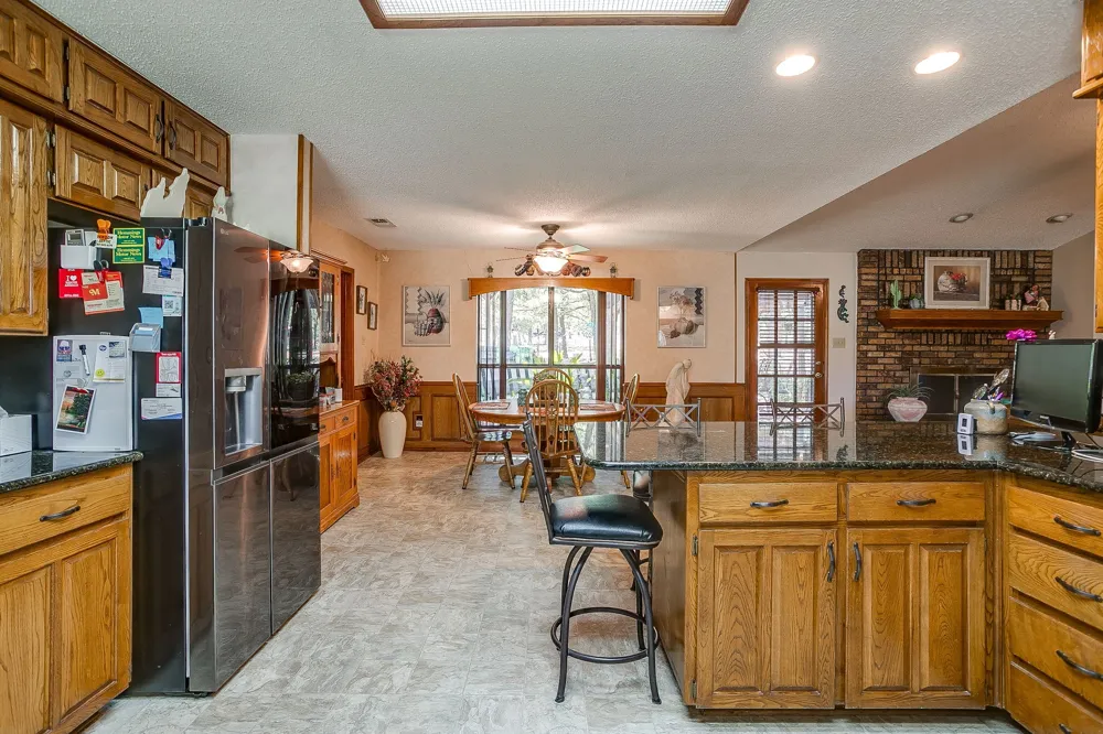 10100 Crestline Trail Burleson, TX 76028