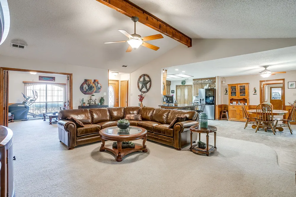 10100 Crestline Trail Burleson, TX 76028