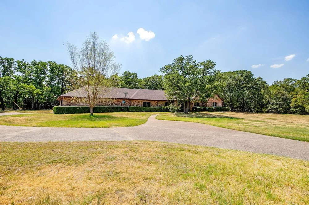 10100 Crestline Trail Burleson, TX 76028