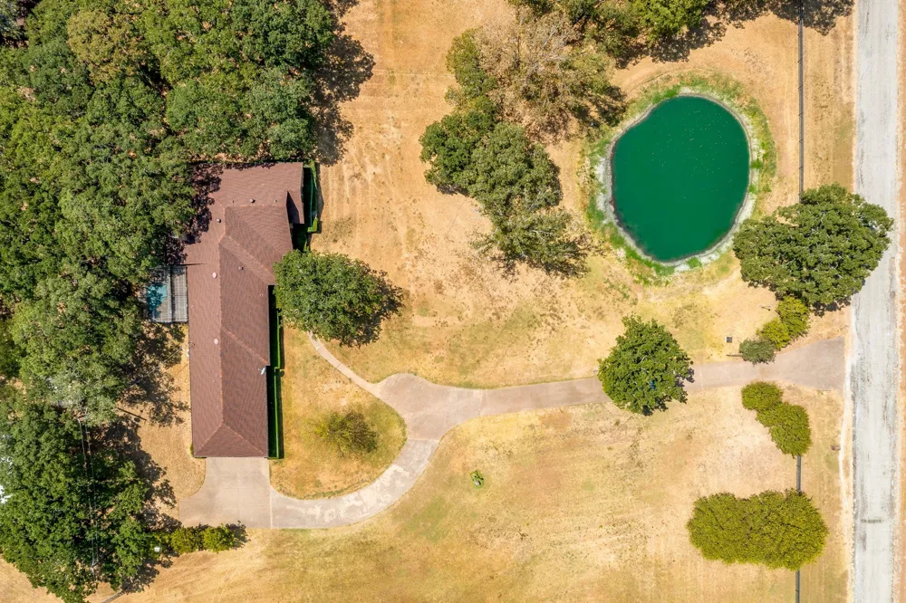 10100 Crestline Trail Burleson, TX 76028