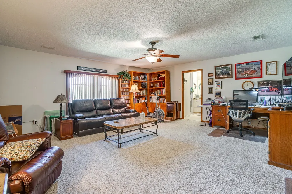10100 Crestline Trail Burleson, TX 76028