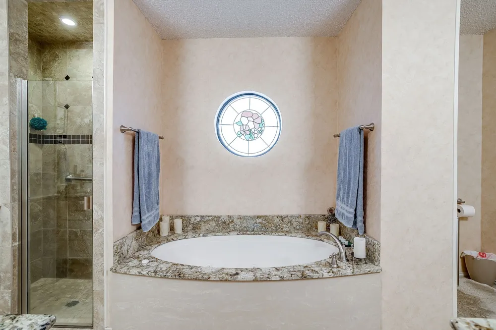 10100 Crestline Trail Burleson, TX 76028