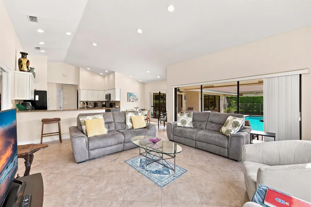 10455 STONEBRIDGE BOULEVARD Boca Raton, FL 33498