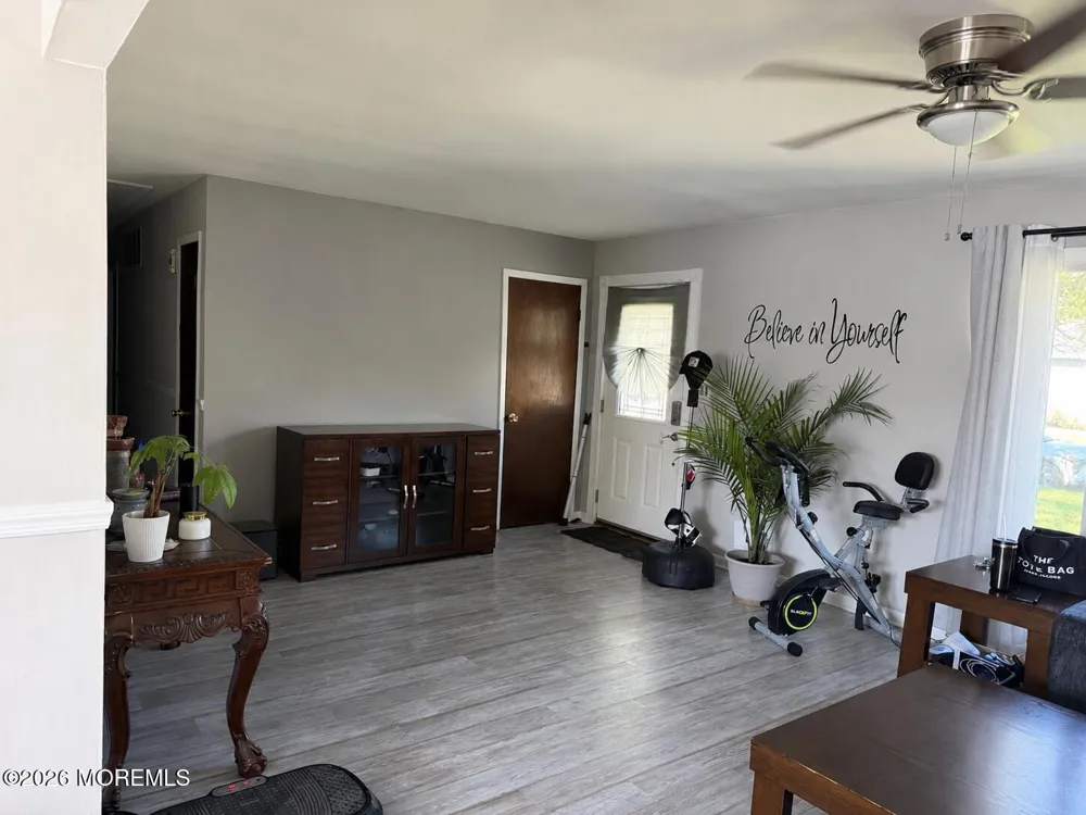 1213 Cable Avenue Beachwood, NJ 08722
