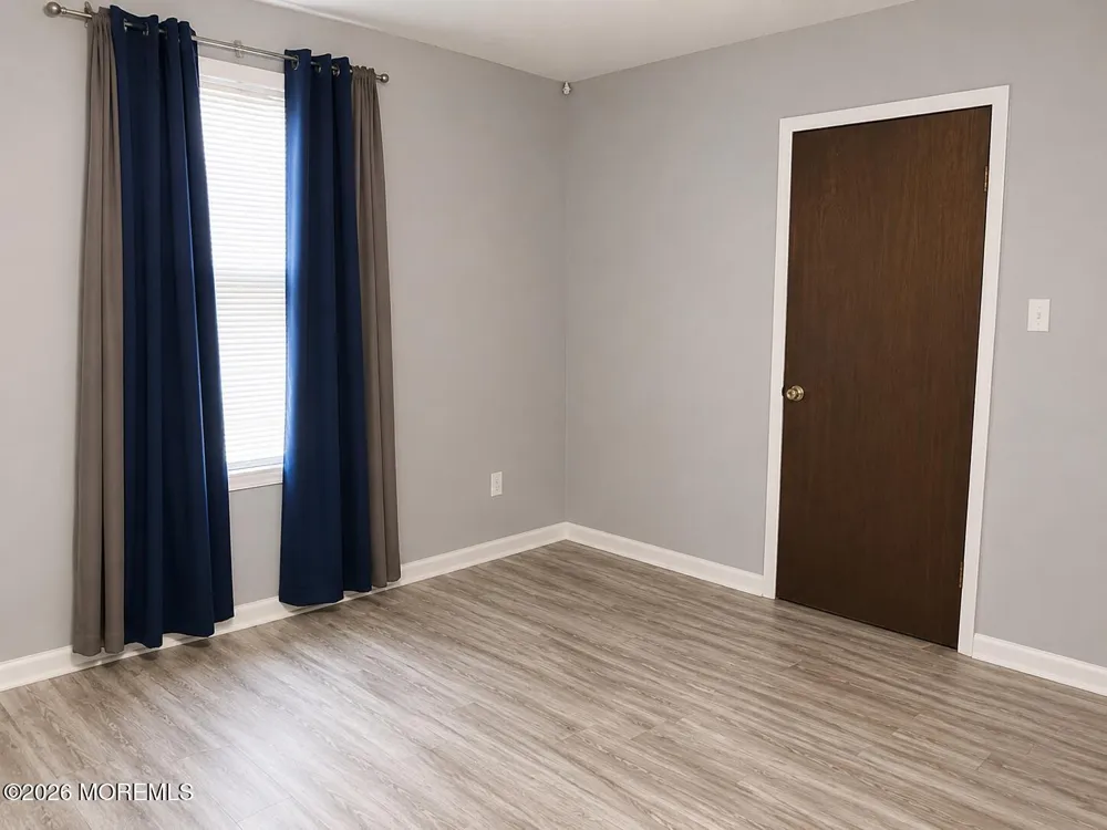 1213 Cable Avenue Beachwood, NJ 08722