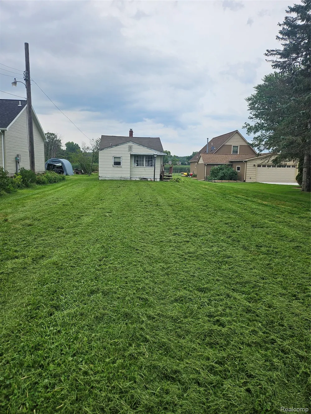 32703 Sutton Road Chesterfield Township, MI 48047