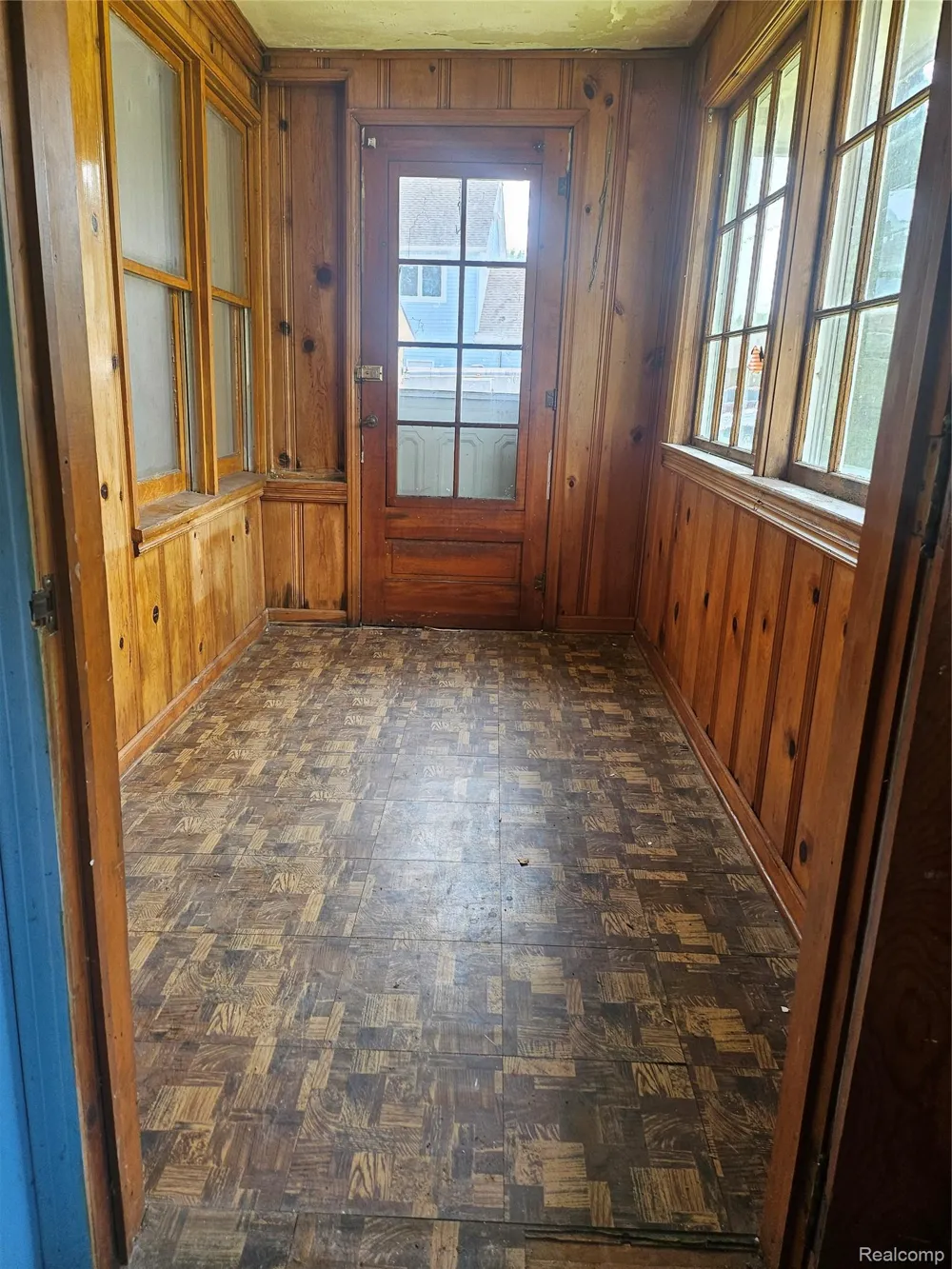 32703 Sutton Road Chesterfield Township, MI 48047