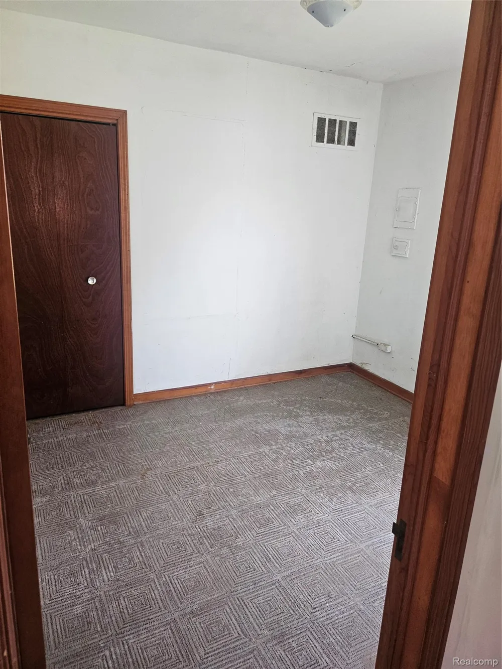 32703 Sutton Road Chesterfield Township, MI 48047