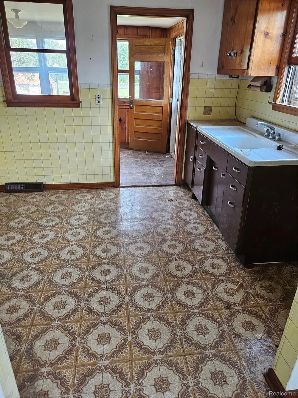 32703 Sutton Road Chesterfield Township, MI 48047