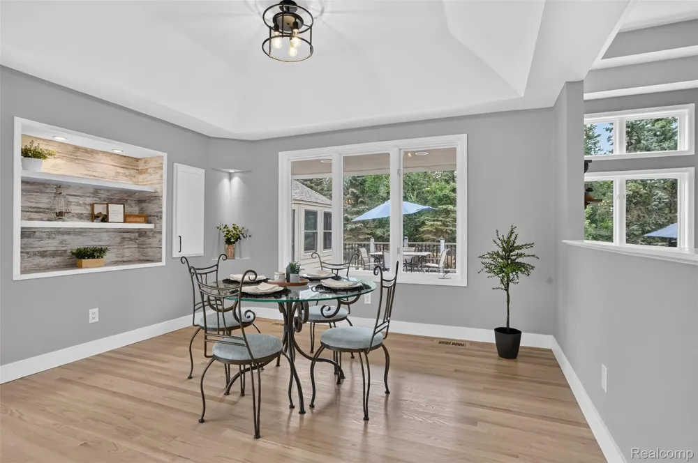 56769 McKenzi Lane Lyon Charter Township, MI 48178