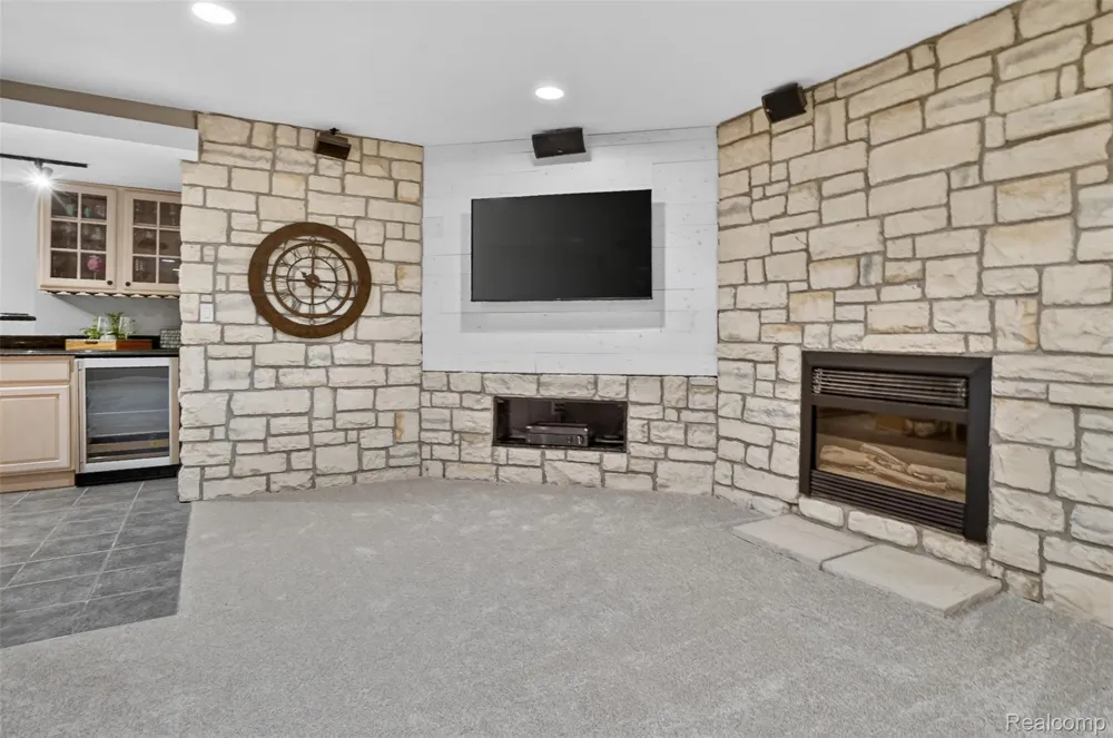 56769 McKenzi Lane Lyon Charter Township, MI 48178