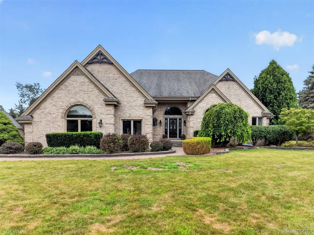 56769 McKenzi Lane Lyon Charter Township, MI 48178