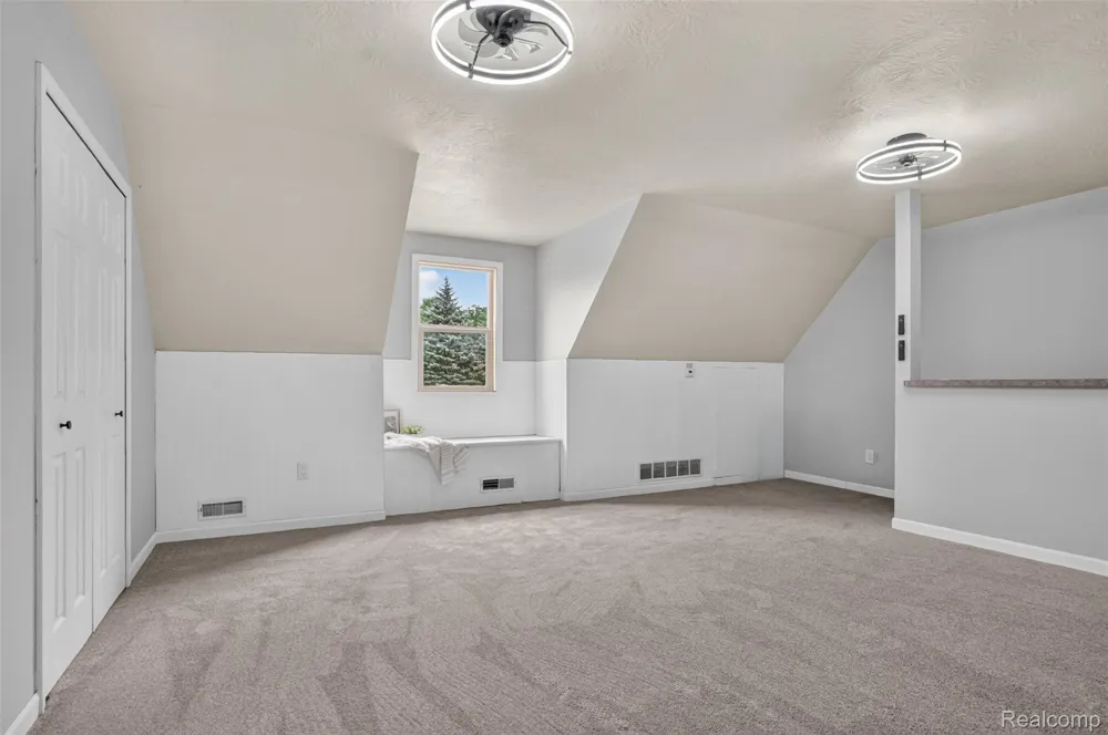 56769 McKenzi Lane Lyon Charter Township, MI 48178