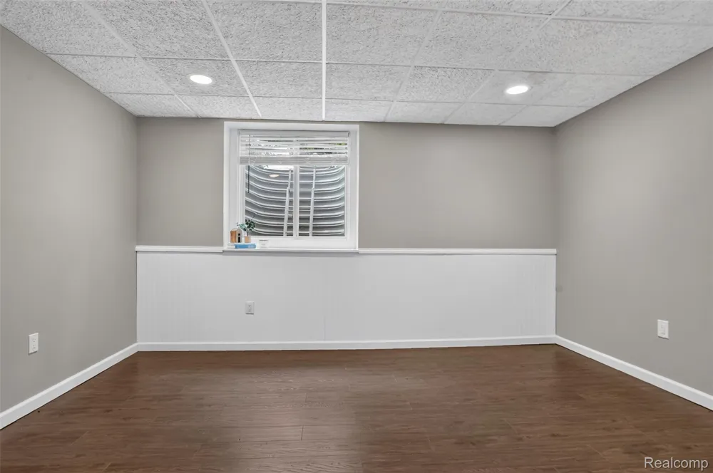 56769 McKenzi Lane Lyon Charter Township, MI 48178