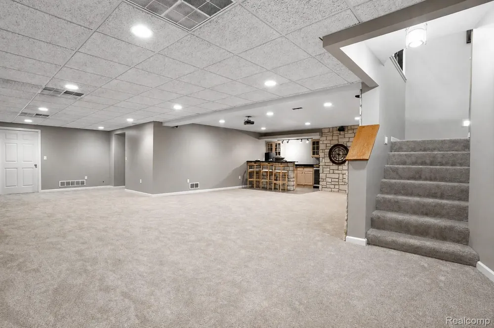 56769 McKenzi Lane Lyon Charter Township, MI 48178