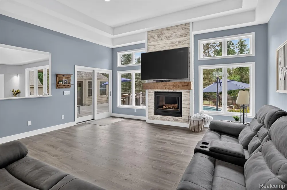 56769 McKenzi Lane Lyon Charter Township, MI 48178