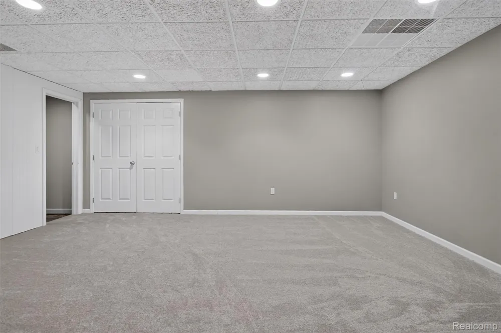 56769 McKenzi Lane Lyon Charter Township, MI 48178