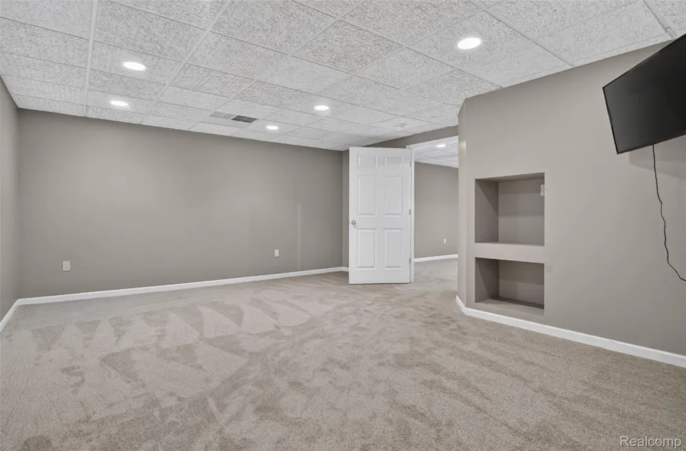 56769 McKenzi Lane Lyon Charter Township, MI 48178