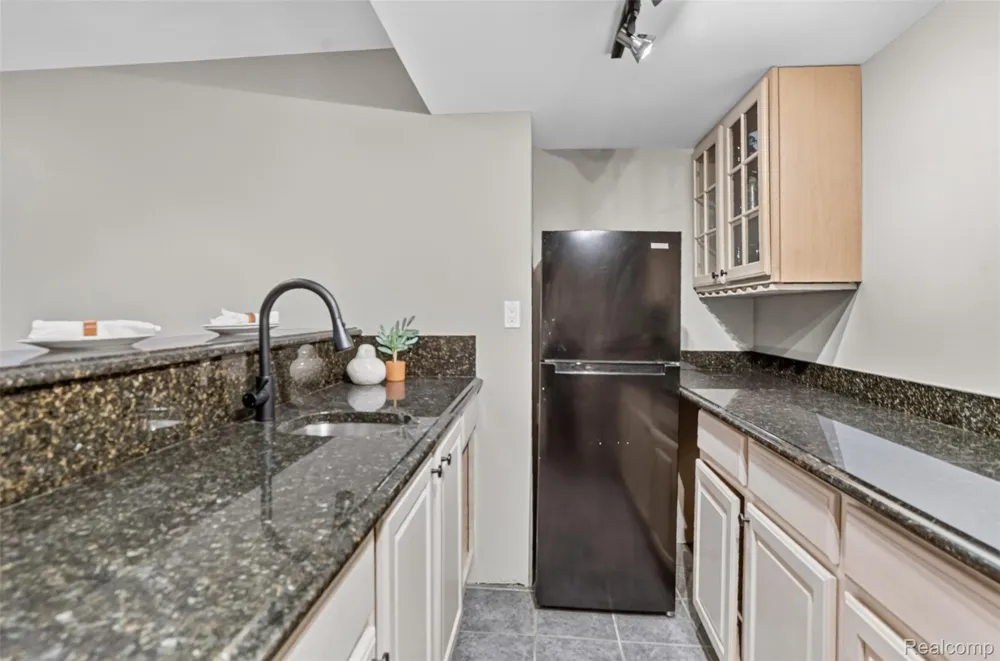 56769 McKenzi Lane Lyon Charter Township, MI 48178