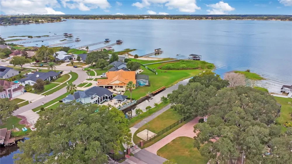 3823 QUANDO DRIVE Belle Isle, FL 32812