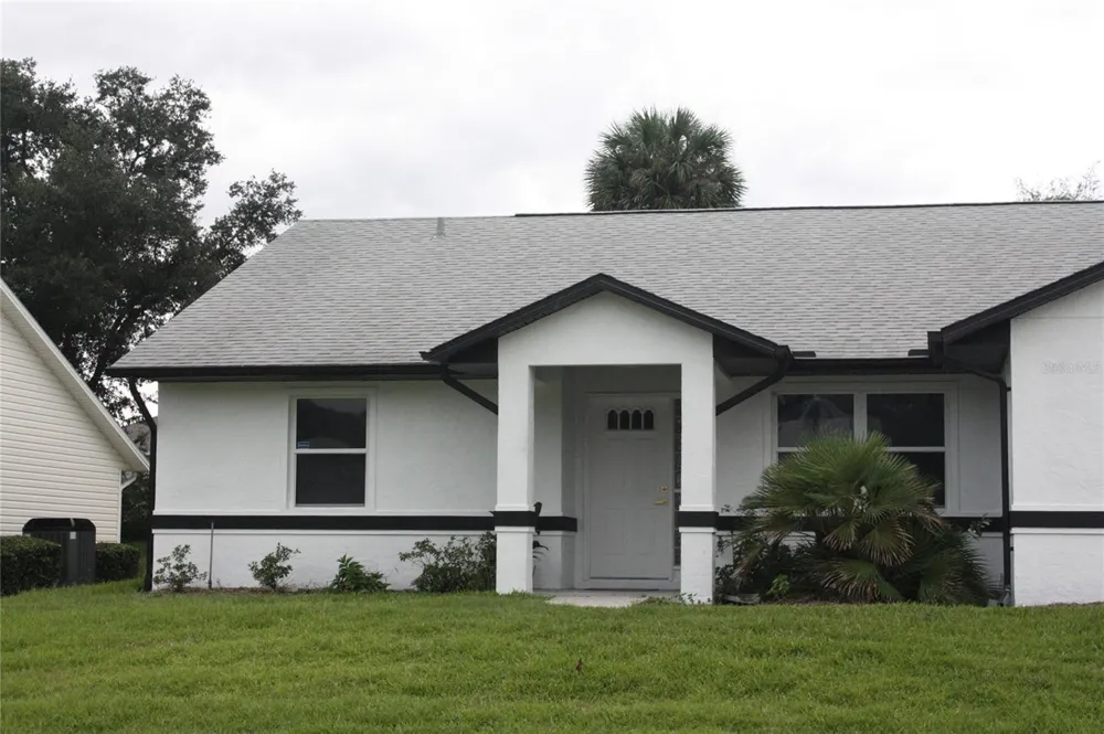 26245 NEWCOMBE CIRCLE Leesburg, FL 34748