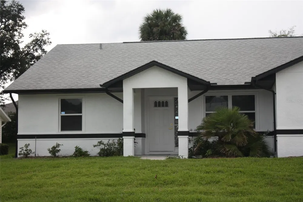 26245 NEWCOMBE CIRCLE Leesburg, FL 34748