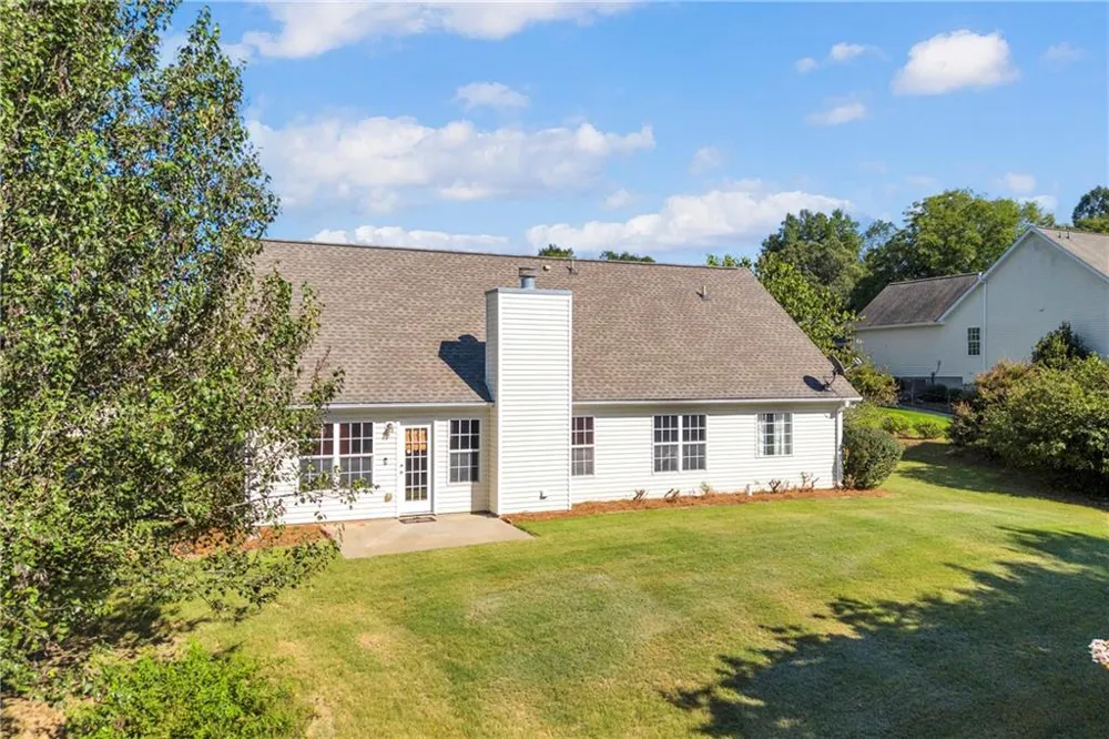 123 Berry Hill Lane Hoschton, GA 30548