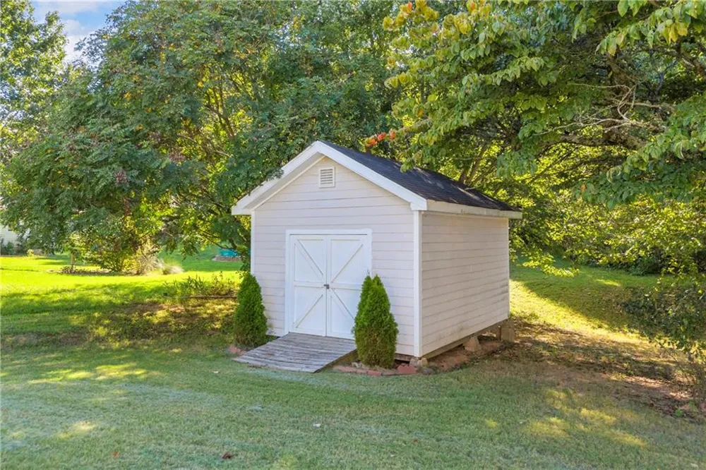 123 Berry Hill Lane Hoschton, GA 30548