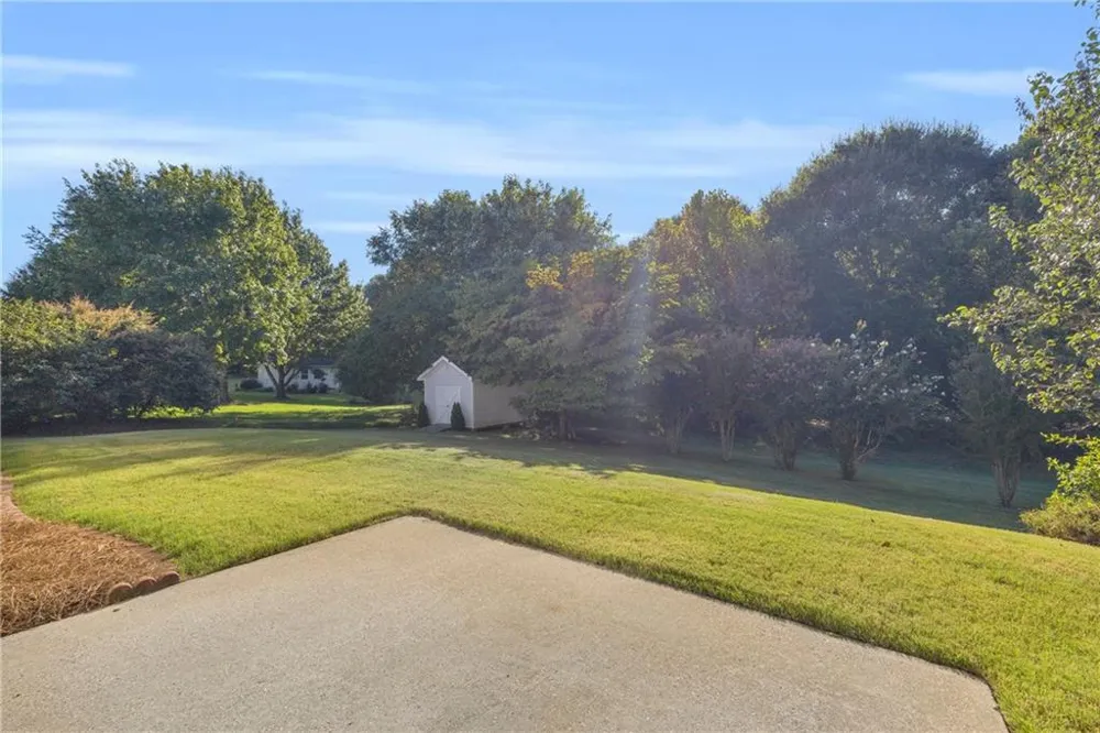 123 Berry Hill Lane Hoschton, GA 30548