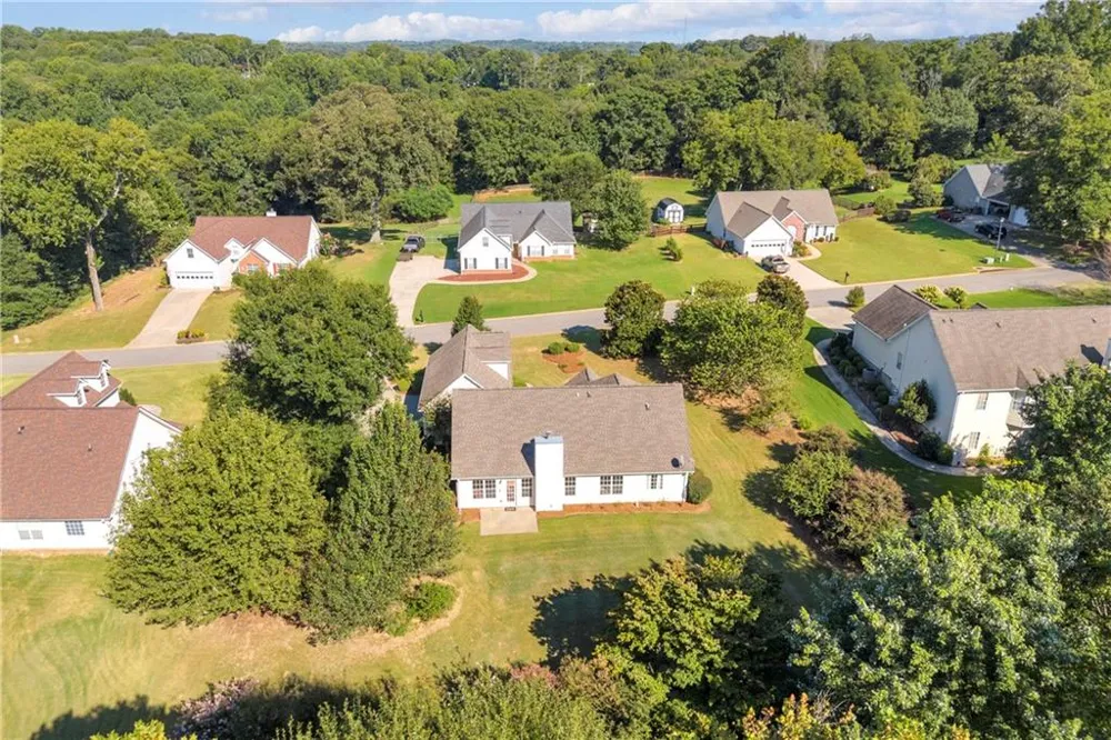 123 Berry Hill Lane Hoschton, GA 30548