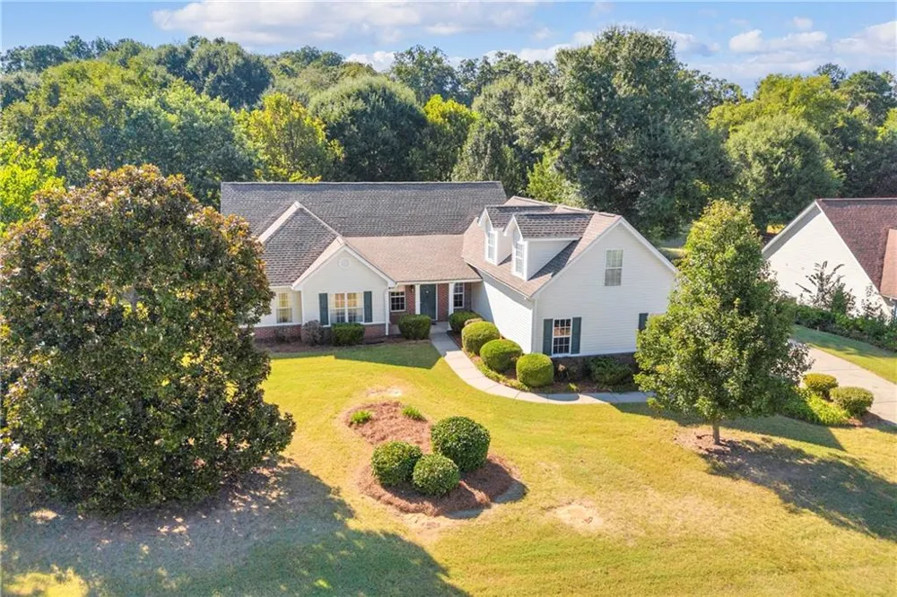 123 Berry Hill Lane Hoschton, GA 30548