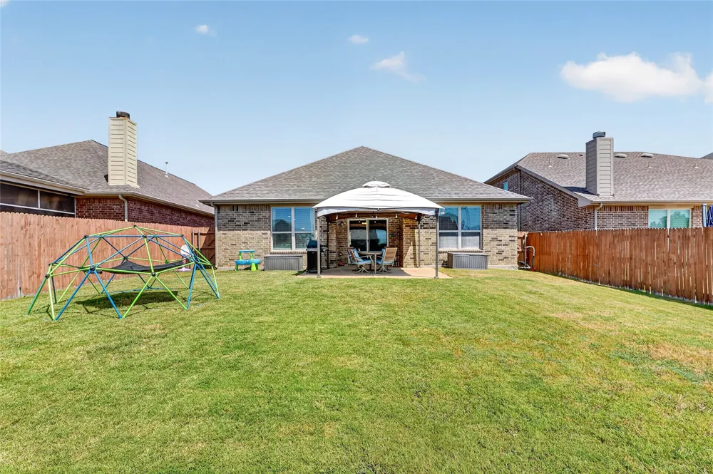 1722 Oak Glen Drive Wylie, TX 75098