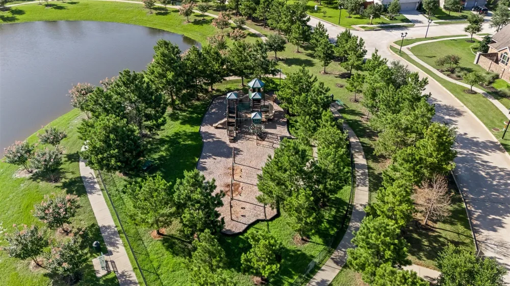 8914 Vineyard Valley Court Tomball, TX 77375