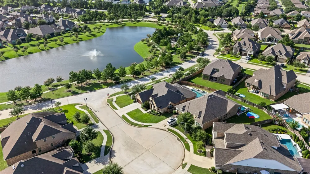 8914 Vineyard Valley Court Tomball, TX 77375