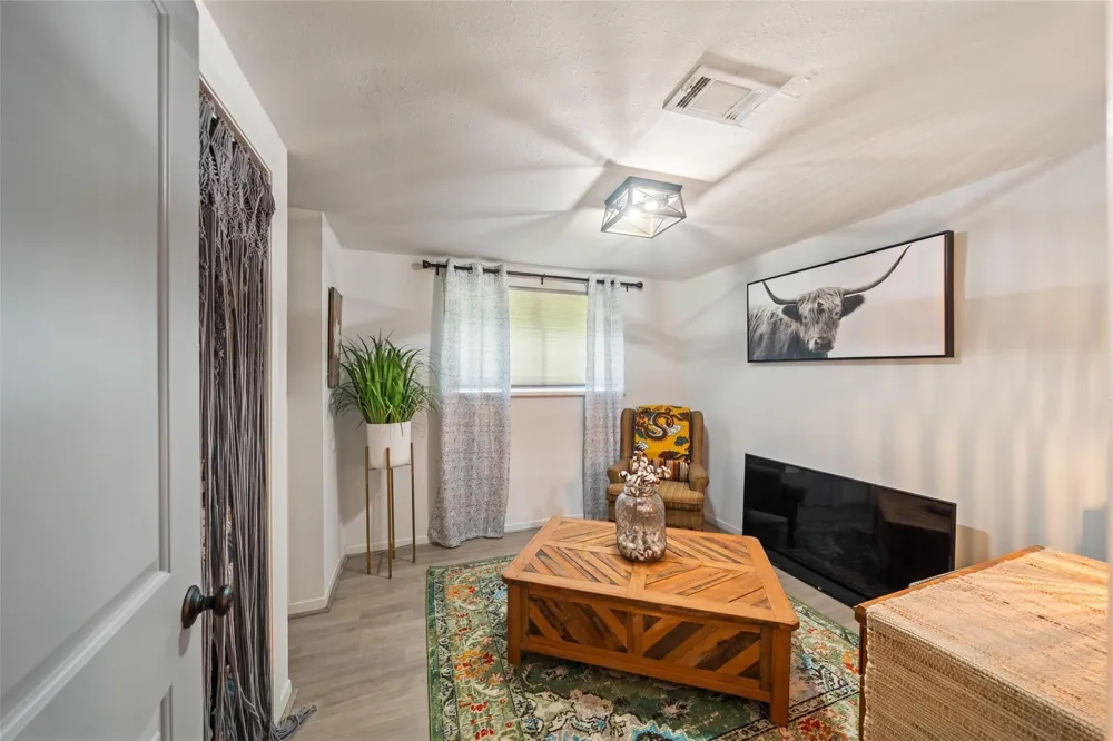11045 Woodview Drive Conroe, TX 77303