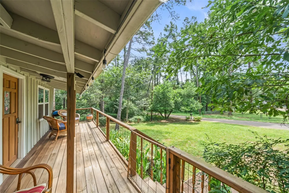 11045 Woodview Drive Conroe, TX 77303