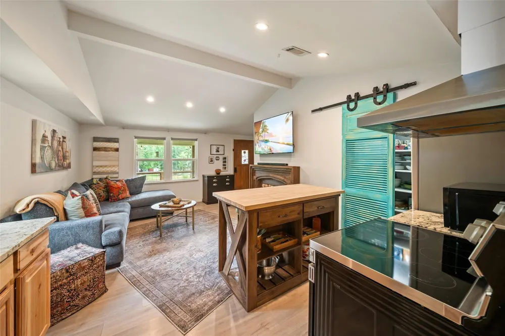 11045 Woodview Drive Conroe, TX 77303