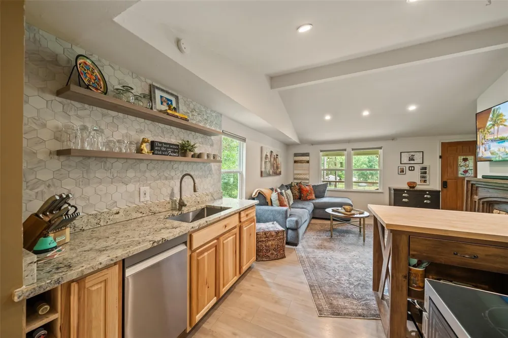 11045 Woodview Drive Conroe, TX 77303
