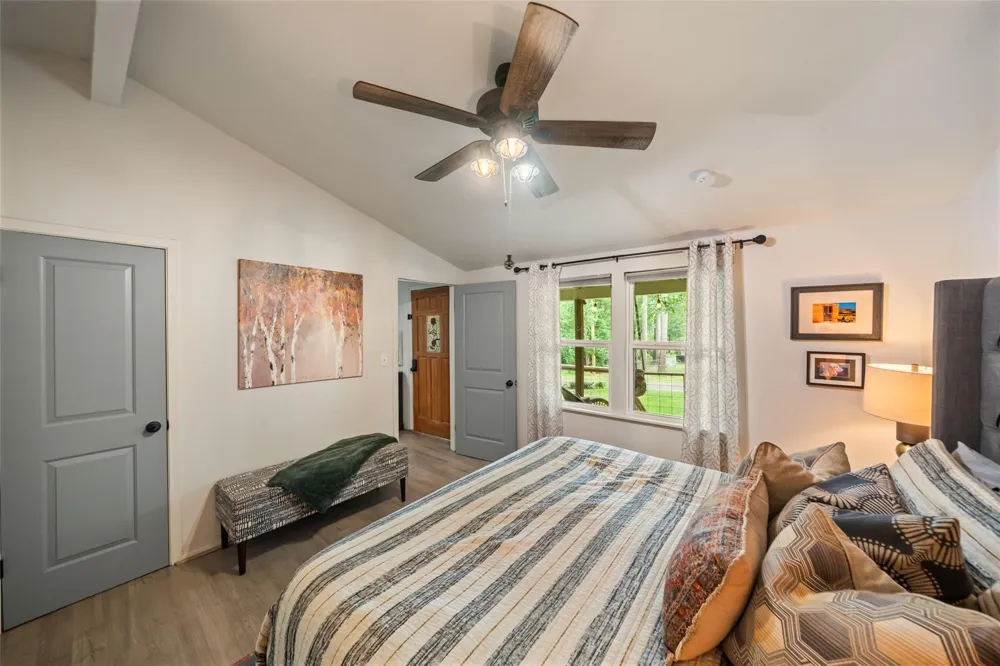 11045 Woodview Drive Conroe, TX 77303