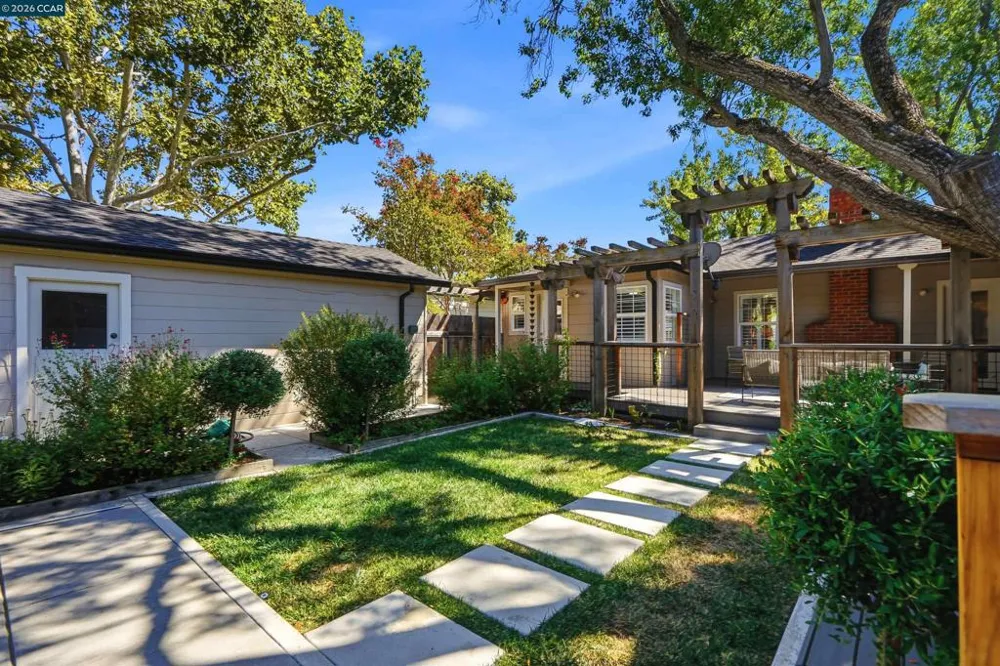148 Roslyn Dr Concord, CA 94518