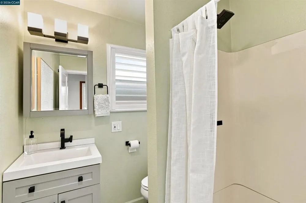 148 Roslyn Dr Concord, CA 94518