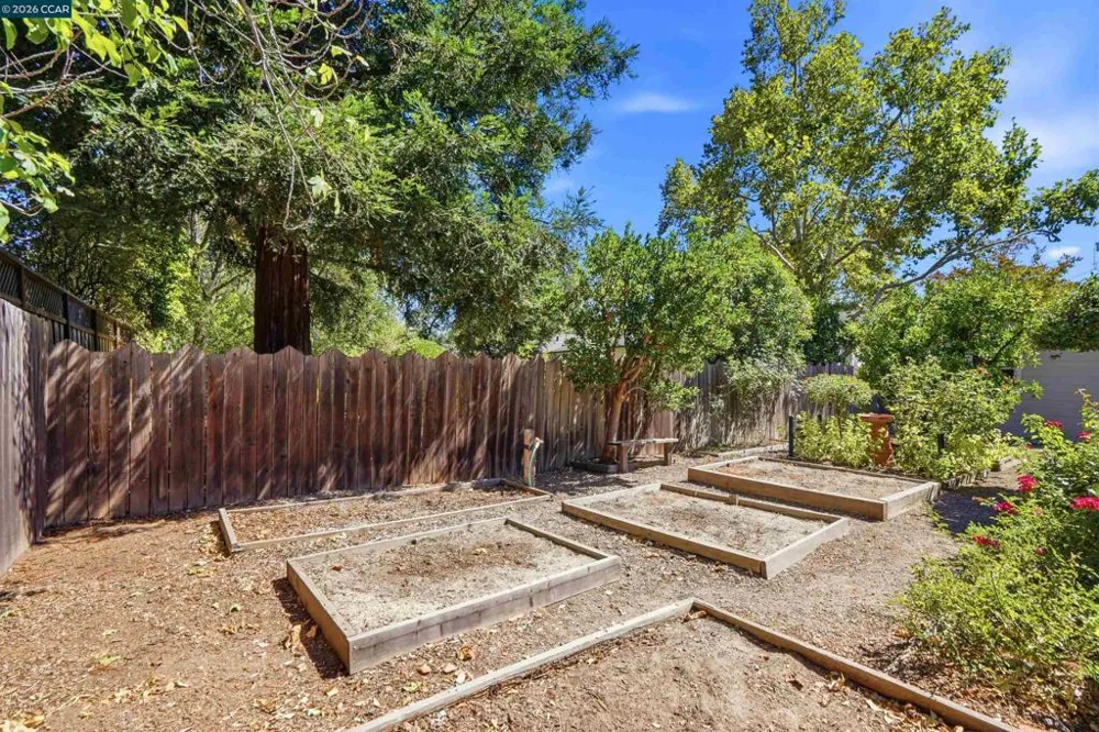 148 Roslyn Dr Concord, CA 94518