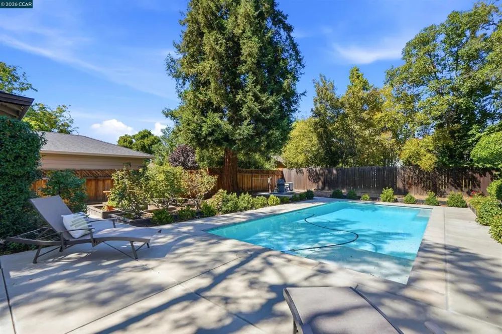 148 Roslyn Dr Concord, CA 94518