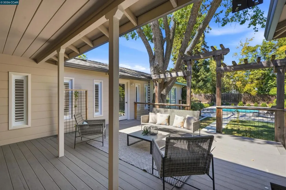148 Roslyn Dr Concord, CA 94518