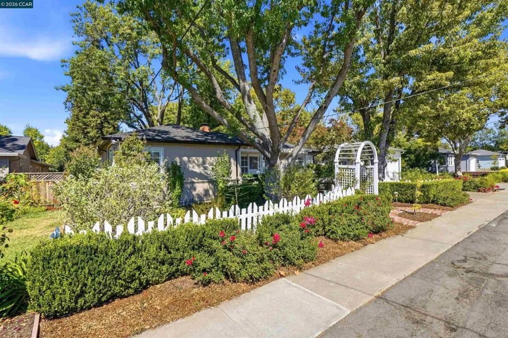 148 Roslyn Dr Concord, CA 94518