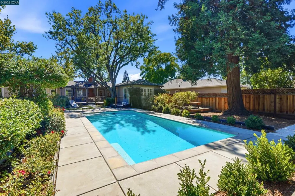 148 Roslyn Dr Concord, CA 94518