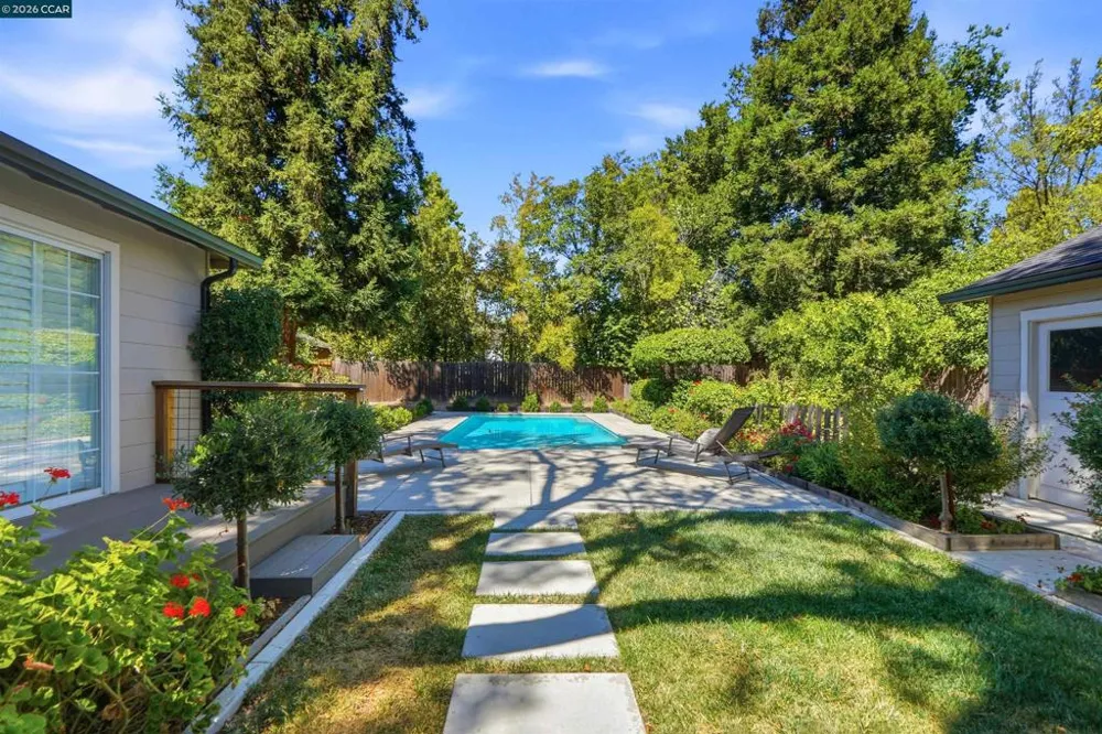 148 Roslyn Dr Concord, CA 94518