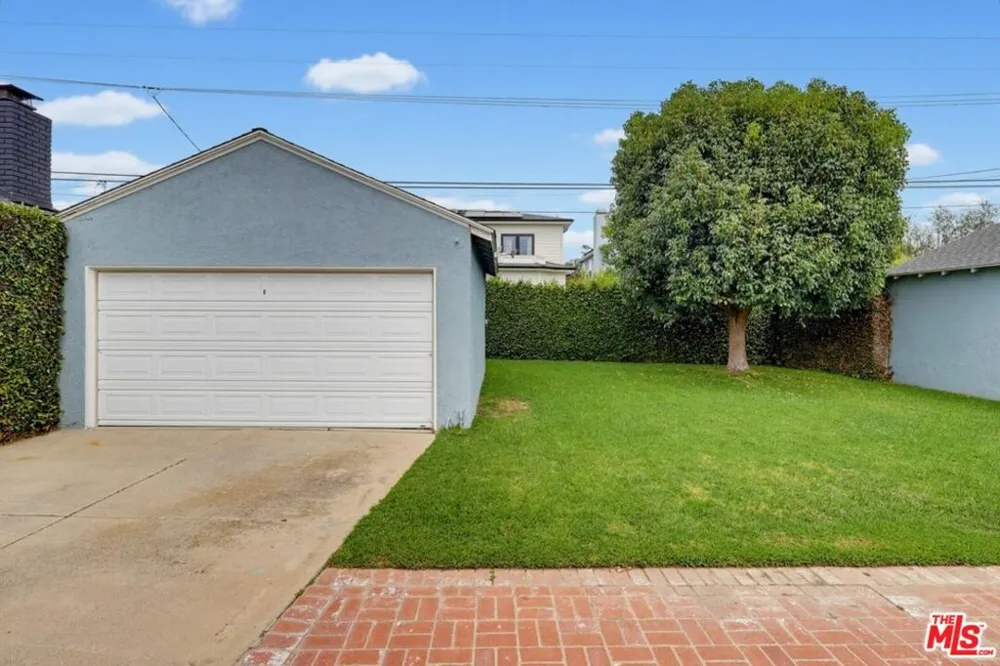 7900 Westlawn Avenue Los Angeles, CA 90045
