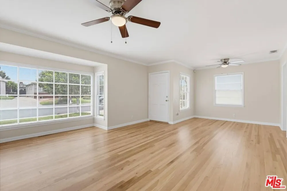 7900 Westlawn Avenue Los Angeles, CA 90045