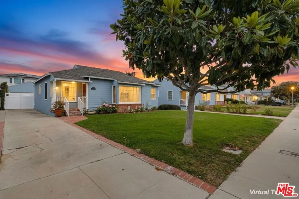 7900 Westlawn Avenue Los Angeles, CA 90045
